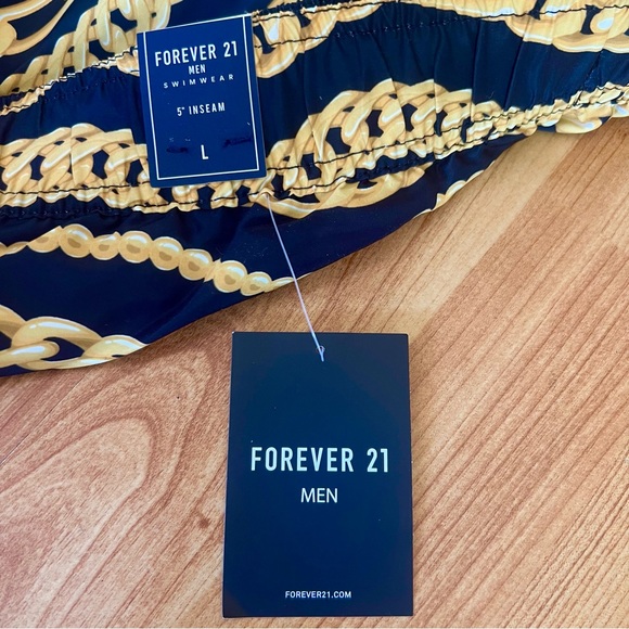 Forever 21 men swimming trunks - Picture 3 of 4